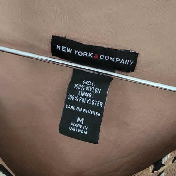 New York & Company | Y2k Houndstooth Tan Black V-Neck Rouched Twist Blouse 00s - Picture 6 of 10